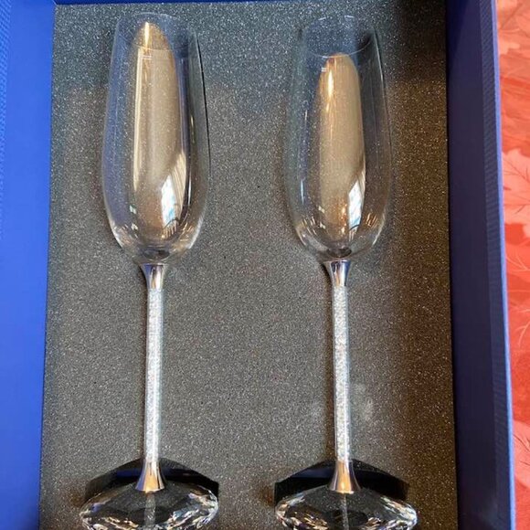 COPY - Swarovski Champagne Flutes - Picture 3 of 4